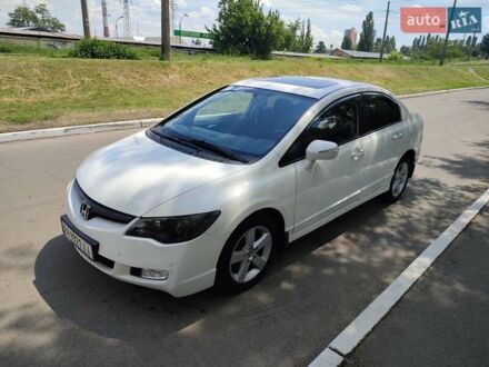 Хонда Цивик 2007 в Киеве на Automoto.ua Белый Хонда Цивик, объемом двигателя 1.8 л и пробегом 218 тыс. км за 6000 $, фото 1 на Automoto.ua