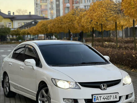 Хонда Цивик 2007 в Ивано-Франковске на Automoto.ua Белый Хонда Цивик, объемом двигателя 1.8 л и пробегом 376 тыс. км за 5600 $, фото 1 на Automoto.ua