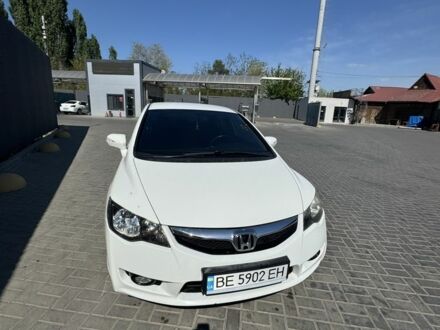Хонда Сівік 2010 у Миколаєві на Automoto.ua Білий Хонда Сівік, об'ємом двигуна 1.3 л та пробігом 225 тис. км за 7999 $, фото 1 на Automoto.ua