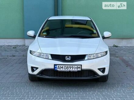 Белый Хонда Цивик, объемом двигателя 1.3 л и пробегом 227 тыс. км за 7000 $, фото 1 на Automoto.ua