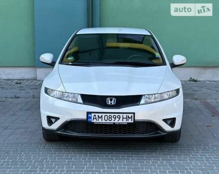 Хонда Цивик 2011 в Ужгороде на Automoto.ua Белый Хонда Цивик, объемом двигателя 1.3 л и пробегом 227 тыс. км за 7000 $, фото 1 на Automoto.ua