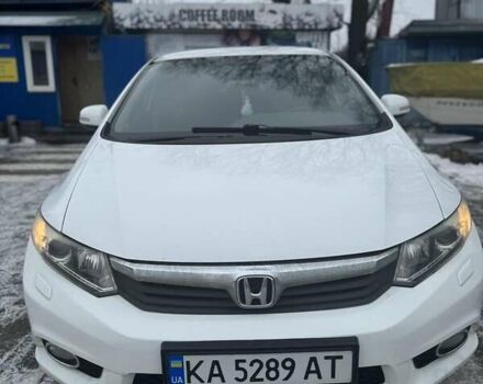 Белый Хонда Цивик, объемом двигателя 1.81 л и пробегом 198 тыс. км за 10000 $, фото 1 на Automoto.ua