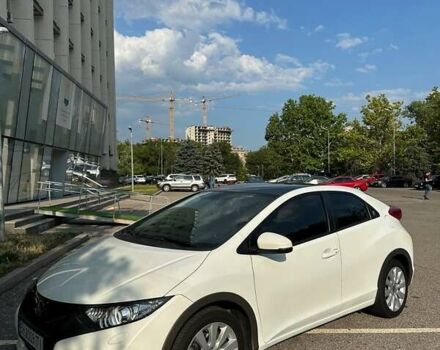 Белый Хонда Цивик, объемом двигателя 1.8 л и пробегом 102 тыс. км за 12000 $, фото 1 на Automoto.ua