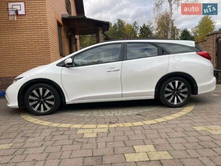 Хонда Сівік 2015 у Долине на Automoto.ua Білий Хонда Сівік, об'ємом двигуна 1.6 л та пробігом 237 тис. км за 9900 $, фото 1 на Automoto.ua