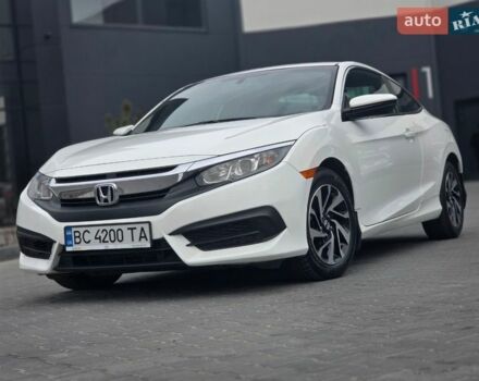 Белый Хонда Цивик, объемом двигателя 2 л и пробегом 154 тыс. км за 13500 $, фото 1 на Automoto.ua