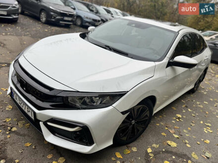 Хонда Цивик 2017 в Киеве на Automoto.ua Белый Хонда Цивик, объемом двигателя 1.5 л и пробегом 180 тыс. км за 15500 $, фото 1 на Automoto.ua