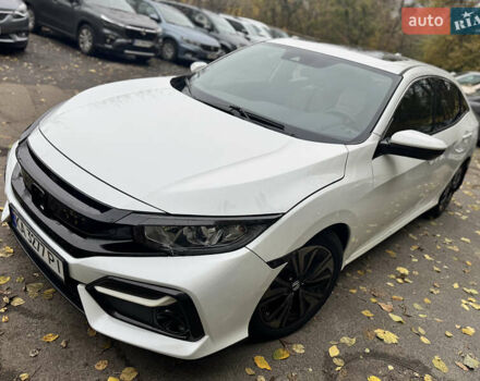 Белый Хонда Цивик, объемом двигателя 1.5 л и пробегом 180 тыс. км за 15500 $, фото 1 на Automoto.ua