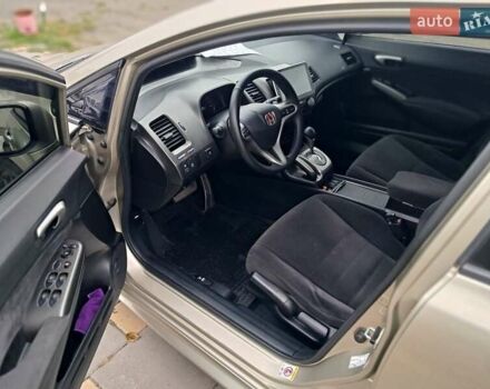 Бежевый Хонда Цивик, объемом двигателя 1.8 л и пробегом 280 тыс. км за 6500 $, фото 4 на Automoto.ua