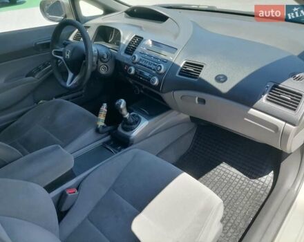 Бежевый Хонда Цивик, объемом двигателя 1.8 л и пробегом 258 тыс. км за 4200 $, фото 6 на Automoto.ua