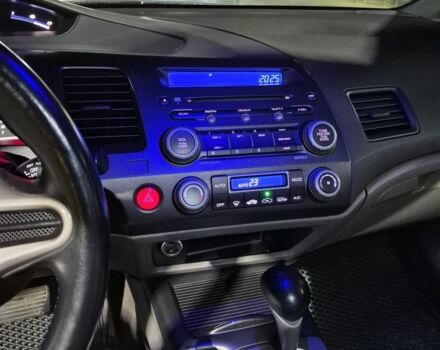 Бежевый Хонда Цивик, объемом двигателя 1.8 л и пробегом 161 тыс. км за 7000 $, фото 5 на Automoto.ua