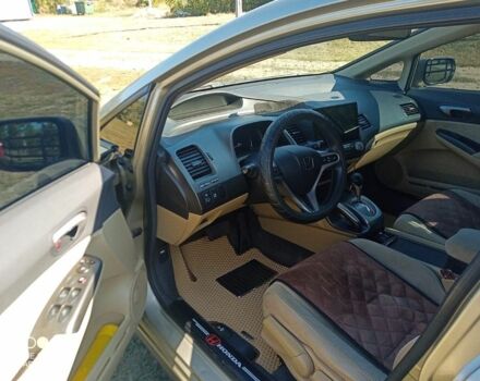 Бежевий Хонда Сівік, об'ємом двигуна 1.3 л та пробігом 188 тис. км за 6800 $, фото 4 на Automoto.ua