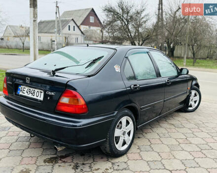 Черный Хонда Цивик, объемом двигателя 1.4 л и пробегом 200 тыс. км за 1950 $, фото 21 на Automoto.ua