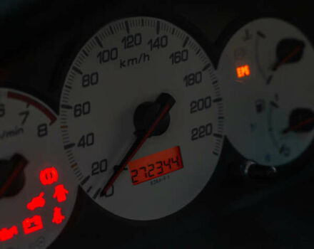 Черный Хонда Цивик, объемом двигателя 1.6 л и пробегом 272 тыс. км за 4700 $, фото 15 на Automoto.ua