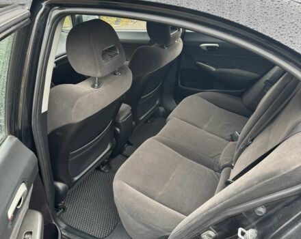 Черный Хонда Цивик, объемом двигателя 1.8 л и пробегом 265 тыс. км за 5700 $, фото 6 на Automoto.ua