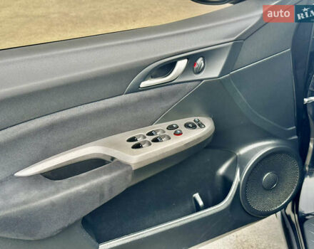 Черный Хонда Цивик, объемом двигателя 1.8 л и пробегом 203 тыс. км за 5777 $, фото 28 на Automoto.ua