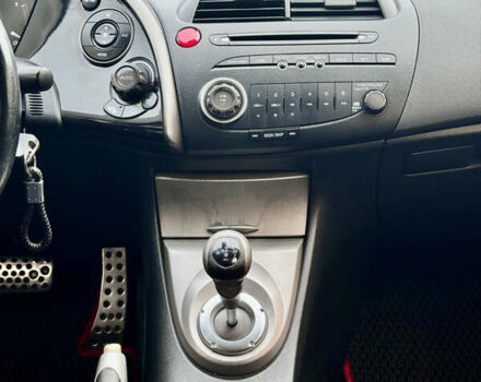 Черный Хонда Цивик, объемом двигателя 1.8 л и пробегом 203 тыс. км за 5777 $, фото 21 на Automoto.ua