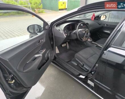 Черный Хонда Цивик, объемом двигателя 1.8 л и пробегом 196 тыс. км за 7700 $, фото 19 на Automoto.ua