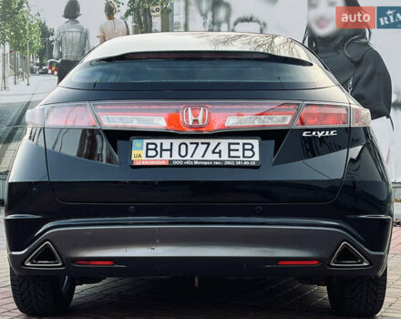 Черный Хонда Цивик, объемом двигателя 1.8 л и пробегом 115 тыс. км за 8300 $, фото 62 на Automoto.ua