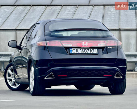 Черный Хонда Цивик, объемом двигателя 1.8 л и пробегом 203 тыс. км за 5777 $, фото 9 на Automoto.ua