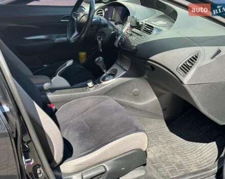 Черный Хонда Цивик, объемом двигателя 1.8 л и пробегом 190 тыс. км за 6280 $, фото 18 на Automoto.ua