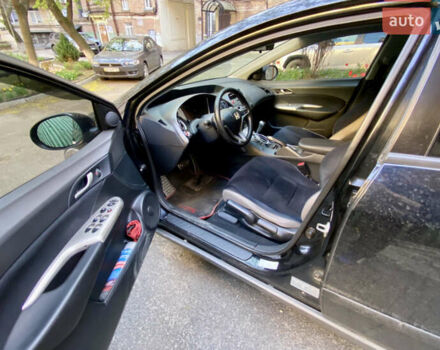 Чорний Хонда Сівік, об'ємом двигуна 1.8 л та пробігом 177 тис. км за 6500 $, фото 3 на Automoto.ua