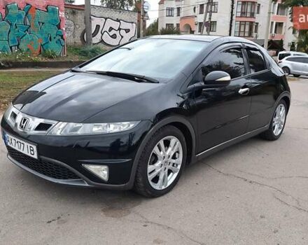 Черный Хонда Цивик, объемом двигателя 1.8 л и пробегом 95 тыс. км за 10500 $, фото 1 на Automoto.ua