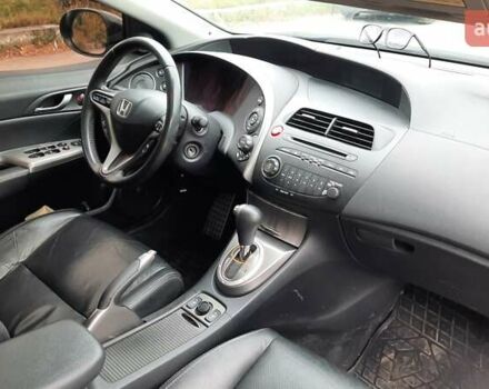 Черный Хонда Цивик, объемом двигателя 1.8 л и пробегом 95 тыс. км за 10500 $, фото 24 на Automoto.ua