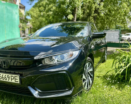 Чорний Хонда Сівік, об'ємом двигуна 1.5 л та пробігом 24 тис. км за 17000 $, фото 5 на Automoto.ua