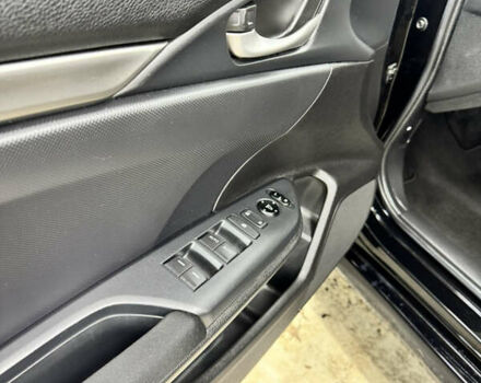 Чорний Хонда Сівік, об'ємом двигуна 1.5 л та пробігом 24 тис. км за 17000 $, фото 12 на Automoto.ua