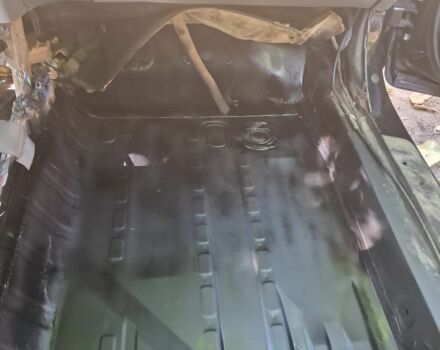 Черный Хонда Цивик, объемом двигателя 1.7 л и пробегом 250 тыс. км за 3900 $, фото 6 на Automoto.ua