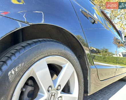 Черный Хонда Цивик, объемом двигателя 1.8 л и пробегом 324 тыс. км за 5800 $, фото 30 на Automoto.ua