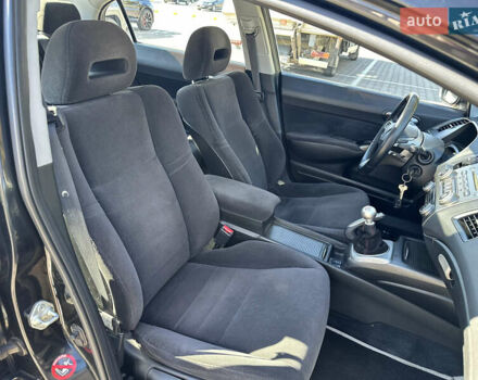 Черный Хонда Цивик, объемом двигателя 1.8 л и пробегом 324 тыс. км за 5800 $, фото 20 на Automoto.ua