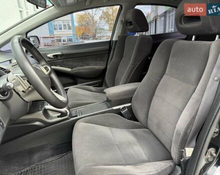 Черный Хонда Цивик, объемом двигателя 1.8 л и пробегом 285 тыс. км за 6200 $, фото 25 на Automoto.ua