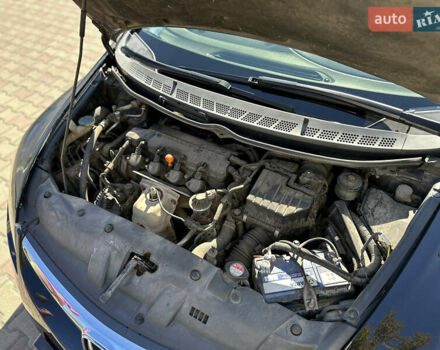 Черный Хонда Цивик, объемом двигателя 1.8 л и пробегом 324 тыс. км за 5800 $, фото 23 на Automoto.ua