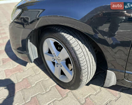 Черный Хонда Цивик, объемом двигателя 1.8 л и пробегом 324 тыс. км за 5800 $, фото 15 на Automoto.ua