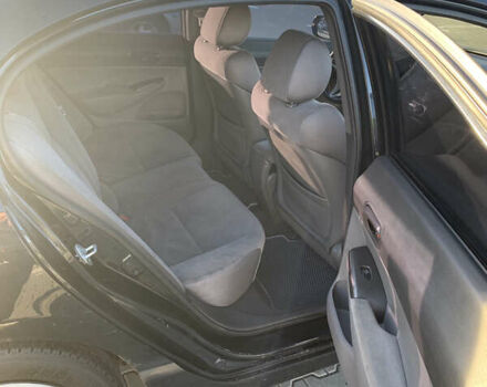 Черный Хонда Цивик, объемом двигателя 1.8 л и пробегом 398 тыс. км за 4999 $, фото 7 на Automoto.ua