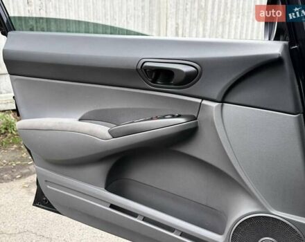 Чорний Хонда Сівік, об'ємом двигуна 1.8 л та пробігом 185 тис. км за 7200 $, фото 29 на Automoto.ua