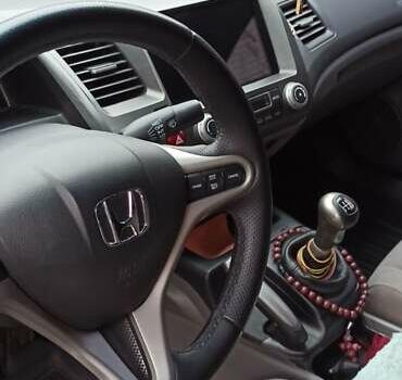 Чорний Хонда Сівік, об'ємом двигуна 1.8 л та пробігом 241 тис. км за 7200 $, фото 5 на Automoto.ua