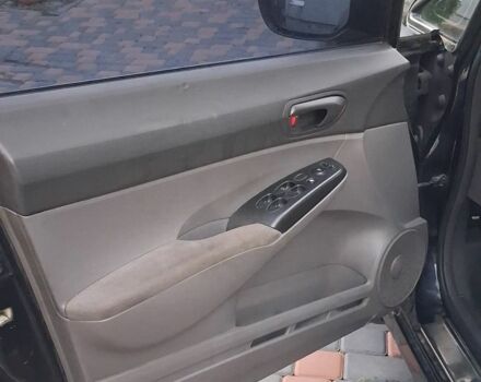 Хонда Сівік 2007 у Кропивницькому (Кіровограді) на Automoto.ua Чорний Хонда Сівік, об'ємом двигуна 1.8 л та пробігом 210 тис. км за 4900 $, фото 8 на Automoto.ua