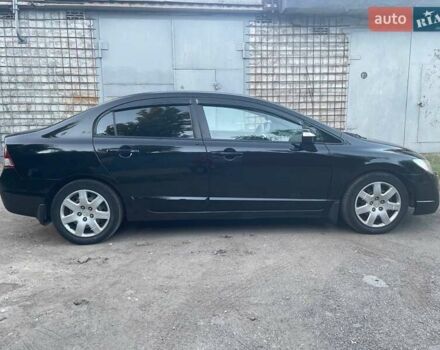 Черный Хонда Цивик, объемом двигателя 1.8 л и пробегом 380 тыс. км за 5800 $, фото 1 на Automoto.ua