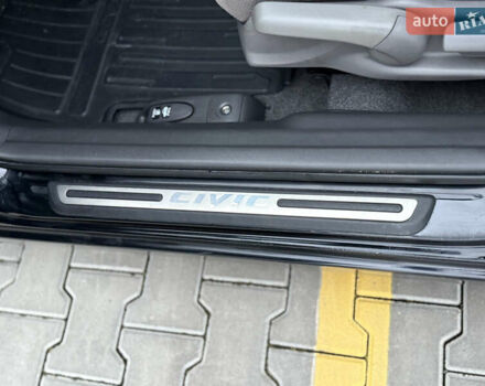 Чорний Хонда Сівік, об'ємом двигуна 1.8 л та пробігом 195 тис. км за 6900 $, фото 36 на Automoto.ua