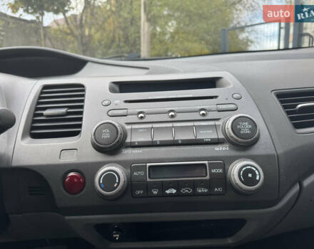 Черный Хонда Цивик, объемом двигателя 1.3 л и пробегом 420 тыс. км за 4400 $, фото 16 на Automoto.ua