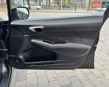 Черный Хонда Цивик, объемом двигателя 1.8 л и пробегом 157 тыс. км за 6500 $, фото 23 на Automoto.ua