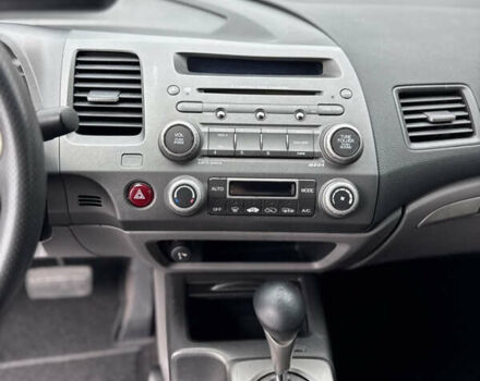 Черный Хонда Цивик, объемом двигателя 1.34 л и пробегом 250 тыс. км за 6100 $, фото 23 на Automoto.ua