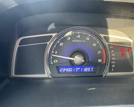 Черный Хонда Цивик, объемом двигателя 1.8 л и пробегом 234 тыс. км за 6200 $, фото 7 на Automoto.ua