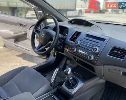 Черный Хонда Цивик, объемом двигателя 1.8 л и пробегом 322 тыс. км за 5100 $, фото 24 на Automoto.ua