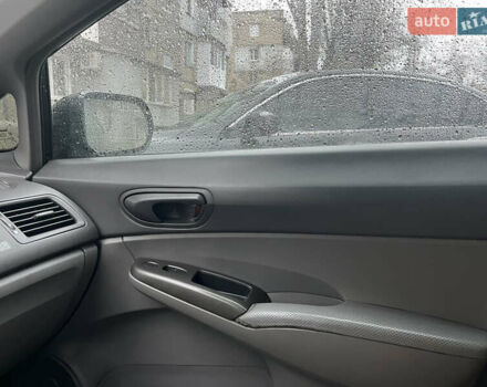 Черный Хонда Цивик, объемом двигателя 1.8 л и пробегом 187 тыс. км за 6800 $, фото 15 на Automoto.ua