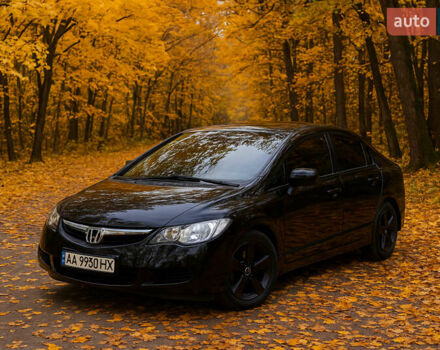 Черный Хонда Цивик, объемом двигателя 1.8 л и пробегом 328 тыс. км за 7000 $, фото 1 на Automoto.ua