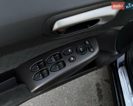 Черный Хонда Цивик, объемом двигателя 1.3 л и пробегом 297 тыс. км за 7999 $, фото 43 на Automoto.ua