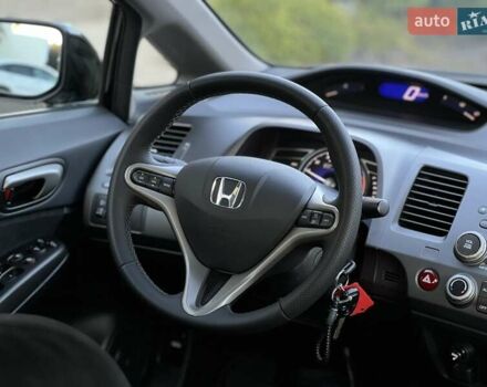 Черный Хонда Цивик, объемом двигателя 1.3 л и пробегом 297 тыс. км за 7999 $, фото 34 на Automoto.ua